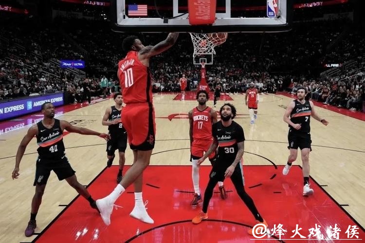 火箭3小将关键球集体暴走!最后5分钟合砍13分,就差阿门了! 火箭3小将关键球集体暴走!最后5分钟合砍13分,就差阿门了!