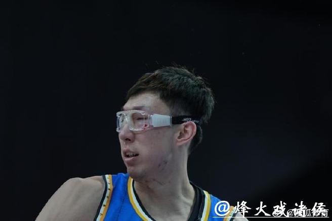 赛季或将缺席？周琦眼部伤情反复，名帅释疑，首钢全面支持康复计划