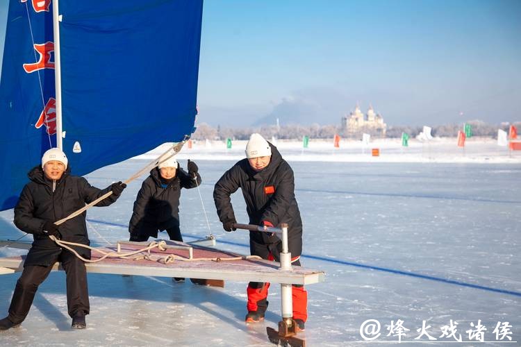 如何在冰上扬帆(秒懂体育) 如何在冰上扬帆(秒懂体育)